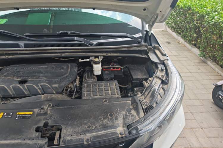 Used GAC Trumpchi M6 2021 PRO 270T DCT Luxury Edition Engine Bay Left