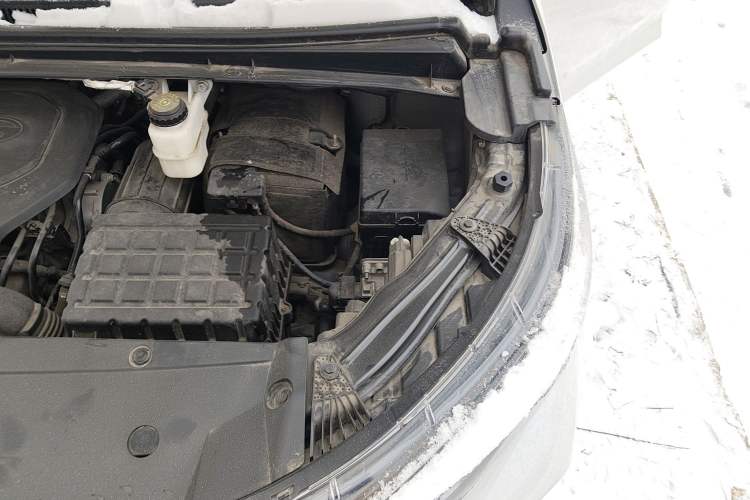 Used GAC Trumpchi M6 2021 PRO 270T Automatic Luxury Edition Engine Bay Left