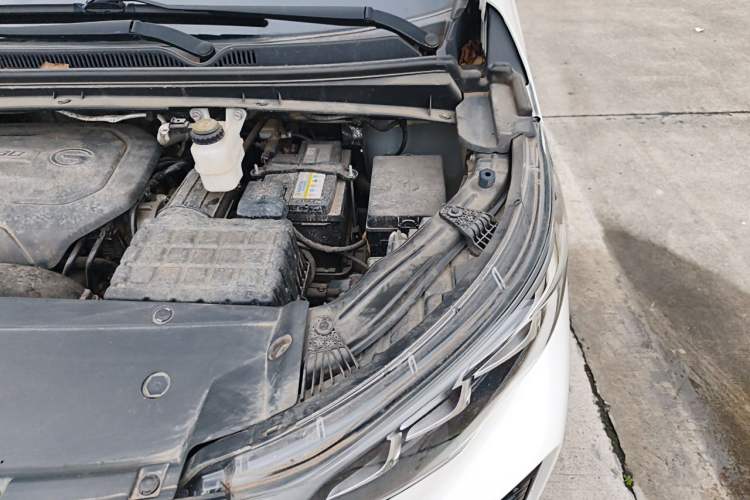 Used GAC Trumpchi M6 2021 PRO 270T DCT Luxury Edition Engine Bay Left