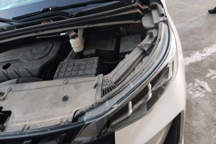 Used GAC Trumpchi M6 2021 PRO 270T Automatic Luxury Edition Engine Bay Left