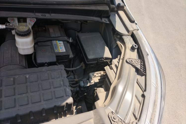 Used GAC Trumpchi M6 2021 270T DCT Prestige Edition (7-seater) Engine Bay Left