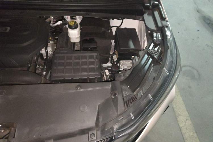 Used GAC Trumpchi M6 2021 270T DCT Luxury Edition (7-seater) Engine Bay Left