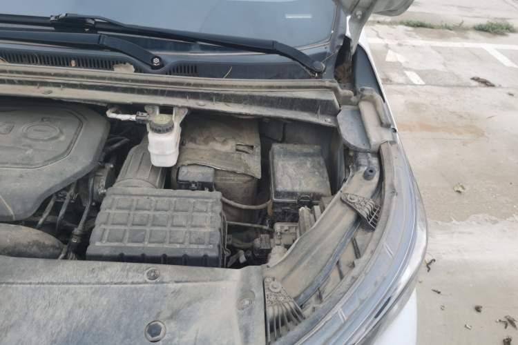 Used GAC Trumpchi M6 2021 PRO 270T Automatic Luxury Edition Engine Bay Left