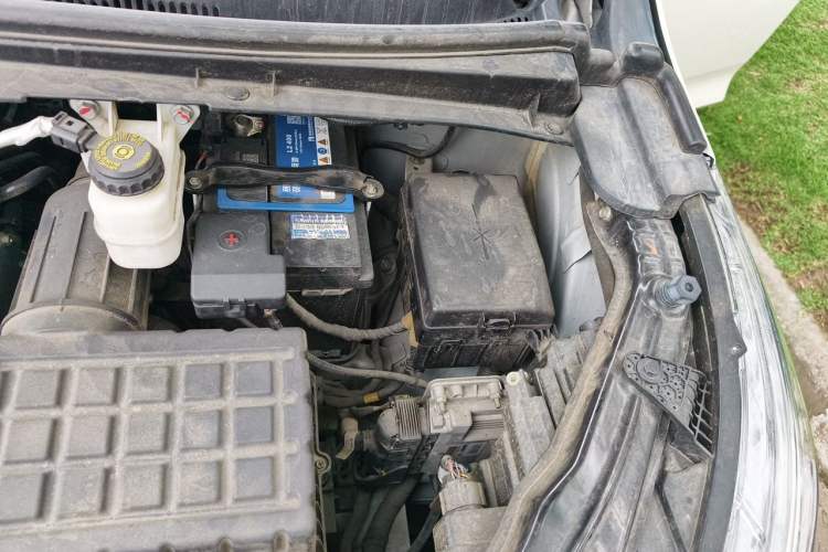 Used GAC Trumpchi M6 2021 PRO 270T DCT Luxury Edition Engine Bay Left