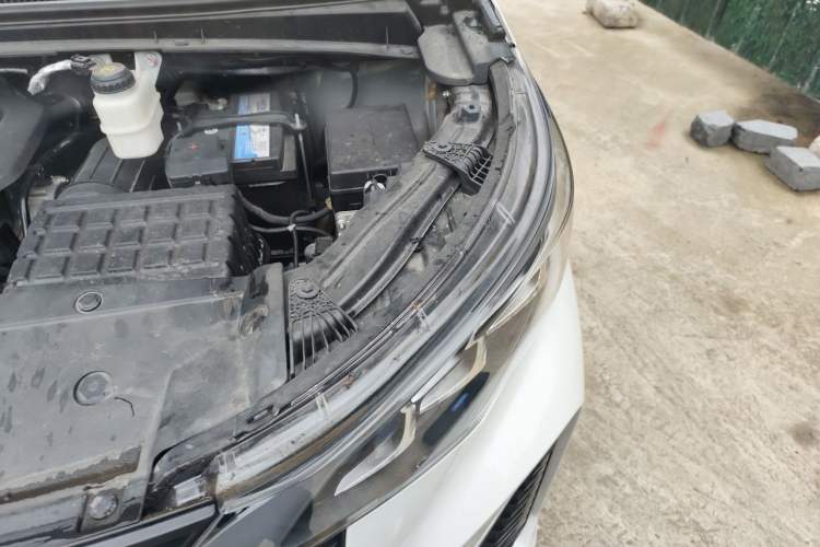 Used GAC Trumpchi M6 2021 PRO 270T Automatic Luxury Edition Engine Bay Left