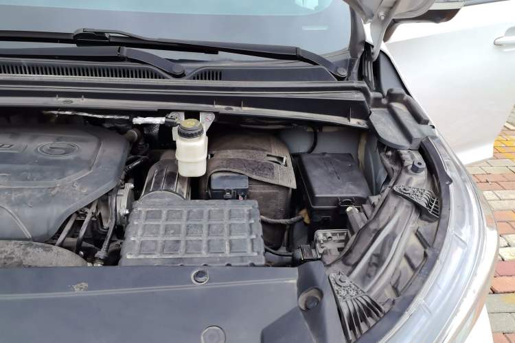 Used GAC Trumpchi M6 2021 PRO 270T Automatic Luxury Edition Engine Bay Left