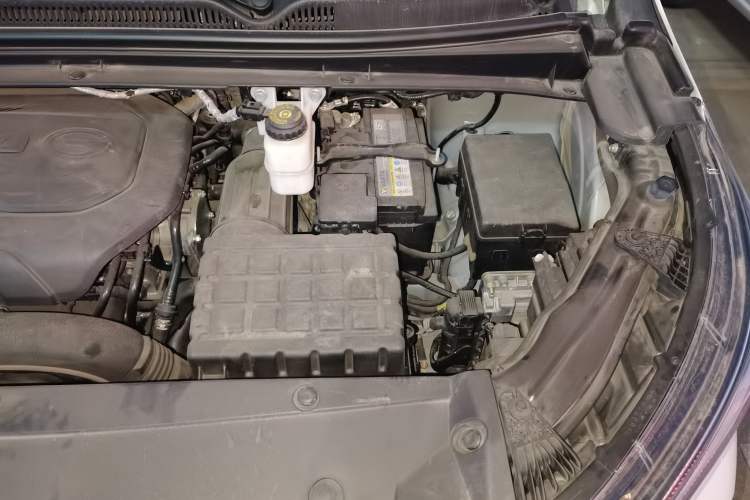 Used GAC Trumpchi M6 2021 PRO 270T DCT Luxury Edition Engine Bay Left