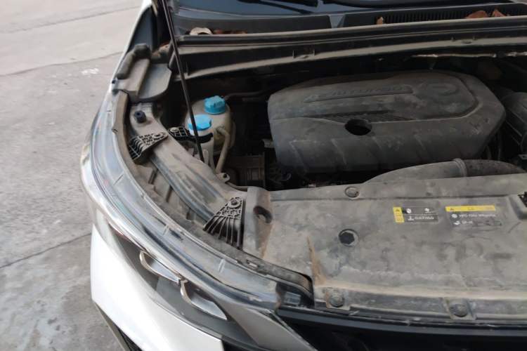 Used GAC Trumpchi M6 2021 PRO 270T Automatic Luxury Edition Engine Bay Right