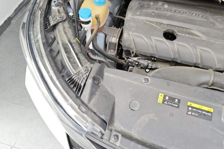 Used GAC Trumpchi M6 2021 PRO 270T DCT Luxury Edition Engine Bay Right