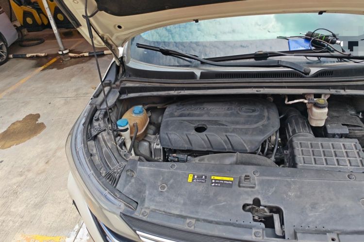 Used GAC Trumpchi M6 2021 270T DCT Elite Edition (7-seater) Engine Bay Right