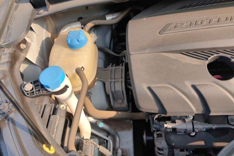 Used GAC Trumpchi M6 2021 270T DCT Luxury Edition (7 Seats) Engine Bay Right