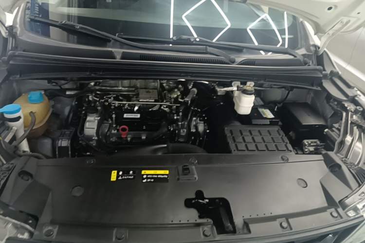 Used GAC Trumpchi M6 2021 PRO 270T DCT Luxury Edition Engine Bay