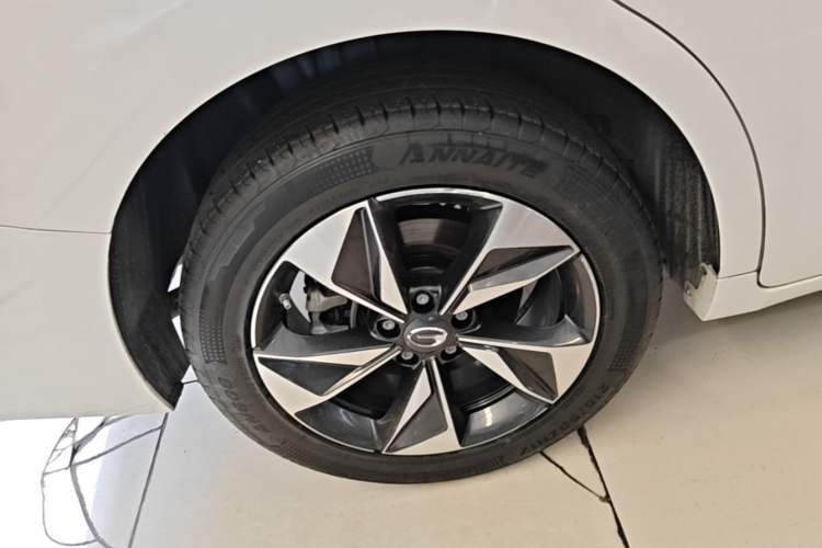 Used GAC Trumpchi M6 2021 PRO 270T DCT Luxury Edition Exterior 2