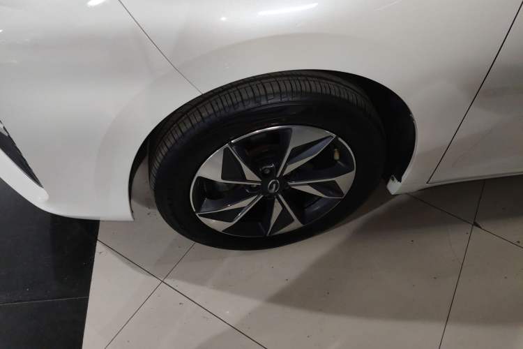 Used GAC Trumpchi M6 2021 PRO 270T DCT Luxury Edition Exterior 3