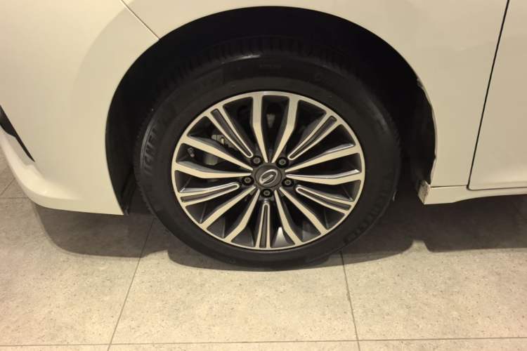 Used GAC Trumpchi M6 2021 270T DCT Prestige Edition (7-seater) Exterior 4