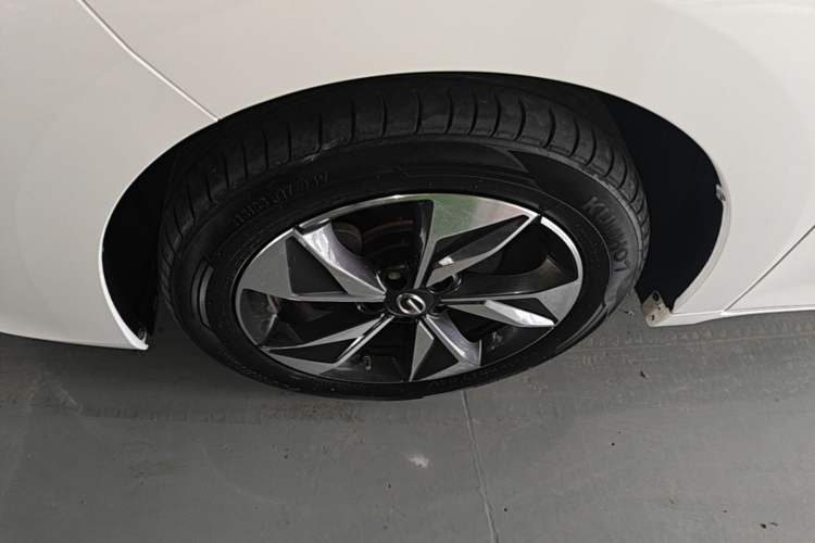 Used GAC Trumpchi M6 2021 PRO 270T Automatic Luxury Edition Exterior 4