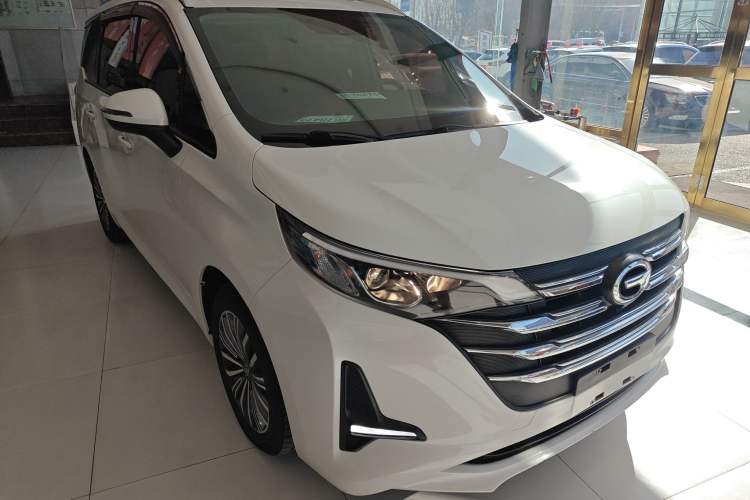 Used GAC Trumpchi M6 2021 270T DCT Luxury Edition (7-seater) Front Right 45 Deg