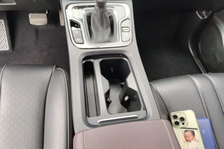 Used GAC Trumpchi M6 2021 PRO 270T Automatic Luxury Edition Gear Lever