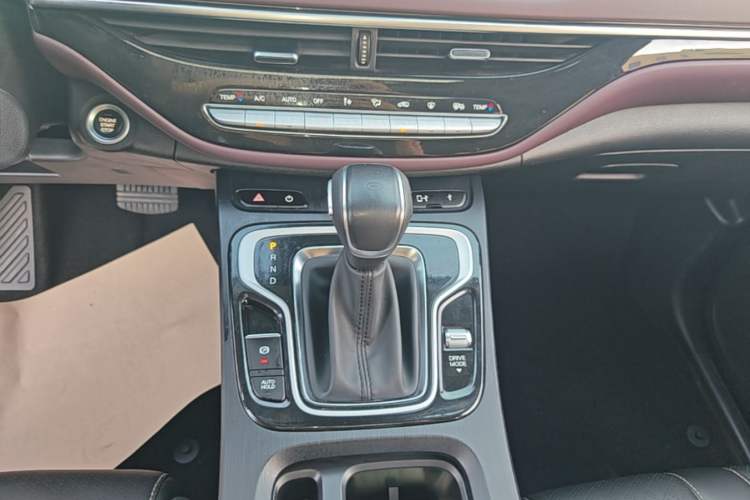 Used GAC Trumpchi M6 2021 PRO 270T Automatic Luxury Edition Gear Lever
