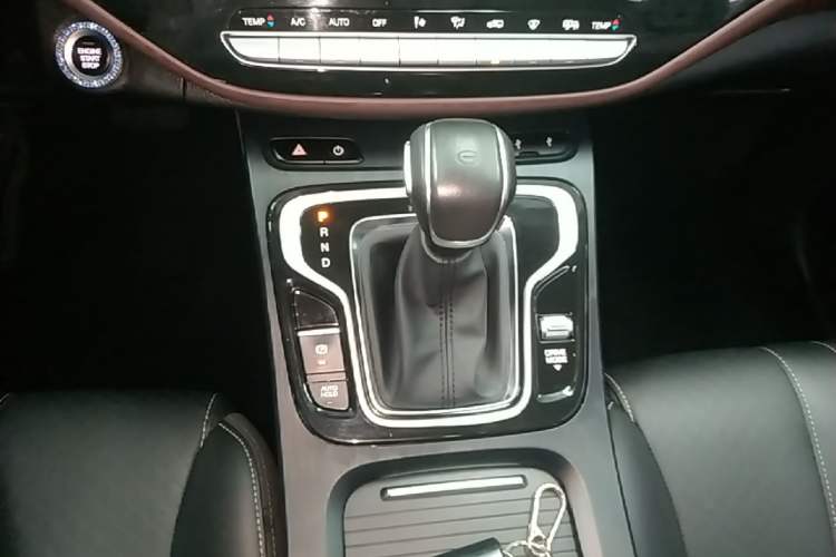 Used GAC Trumpchi M6 2021 PRO 270T DCT Elite Edition Gear Lever