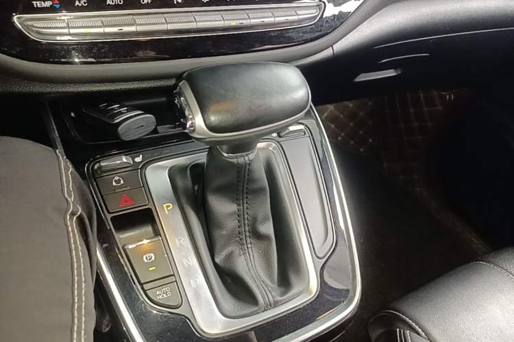 Used GAC Trumpchi M6 2021 270T DCT Luxury Edition (7-seater) Gear Lever