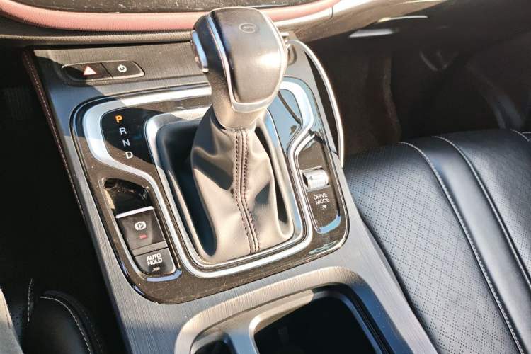 Used GAC Trumpchi M6 2021 PRO 270T Automatic Luxury Edition Gear Lever