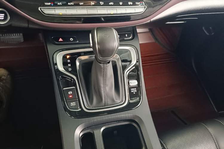 Used GAC Trumpchi M6 2021 PRO 270T DCT Luxury Edition Gear Lever