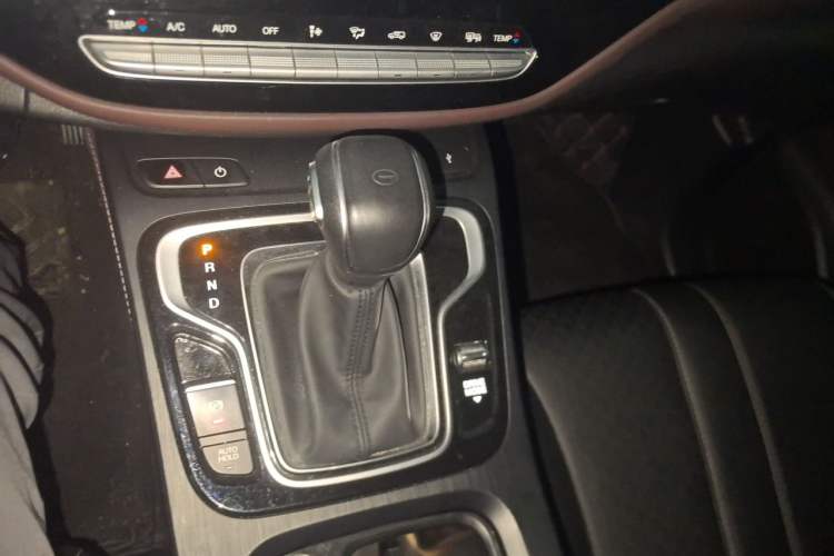 Used GAC Trumpchi M6 2021 PRO 270T DCT Luxury Edition Gear Lever