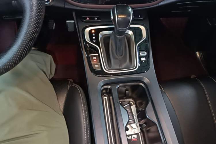 Used GAC Trumpchi M6 2021 270T DCT Luxury Edition (6-seater) Gear Lever