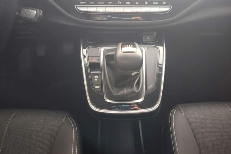 Used GAC Trumpchi M6 2021 270T Manual Elite Edition (7-seater) Gear Lever