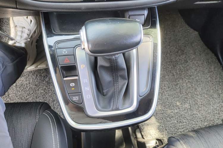 Used GAC Trumpchi M6 2021 270T DCT Elite Edition (7-seater) Gear Lever