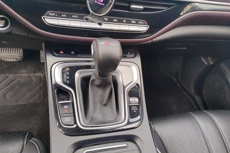 Used GAC Trumpchi M6 2021 PRO 270T Automatic Luxury Edition Gear Lever
