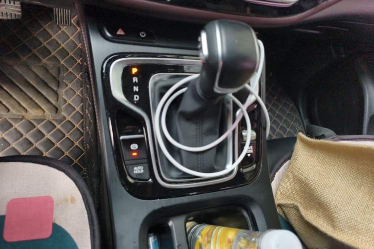 Used GAC Trumpchi M6 2021 PRO 270T DCT Luxury Edition Gear Lever