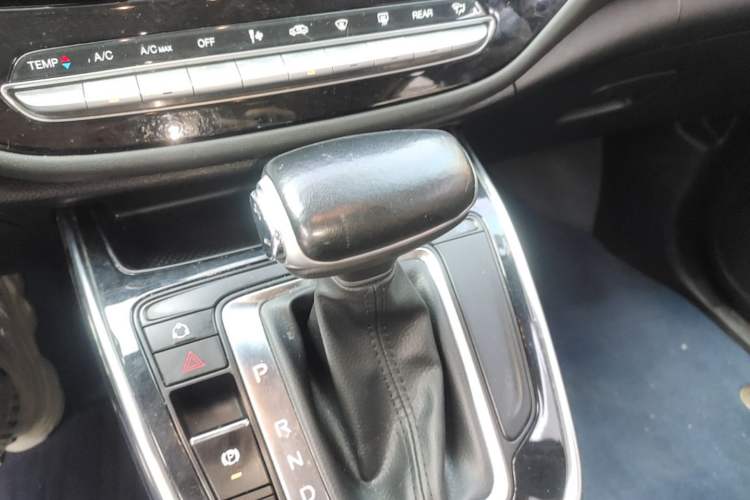 Used GAC Trumpchi M6 2021 270T DCT Elite Edition (7-seater) Gear Lever