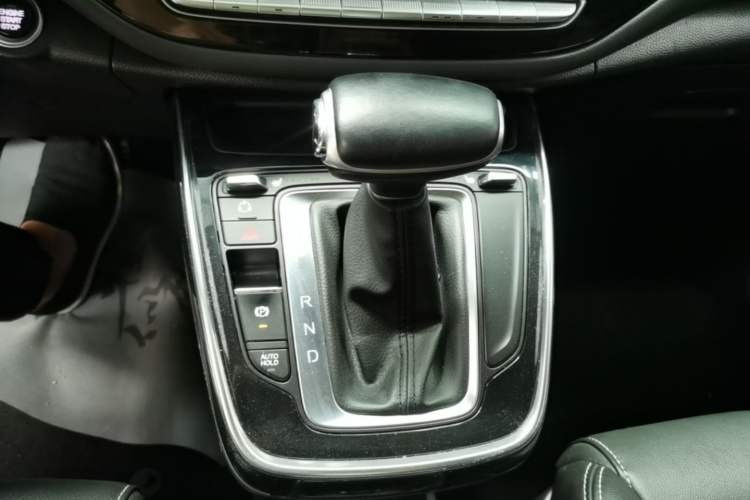 Used GAC Trumpchi M6 2021 270T DCT Prestige Edition (7-seater) Gear Lever