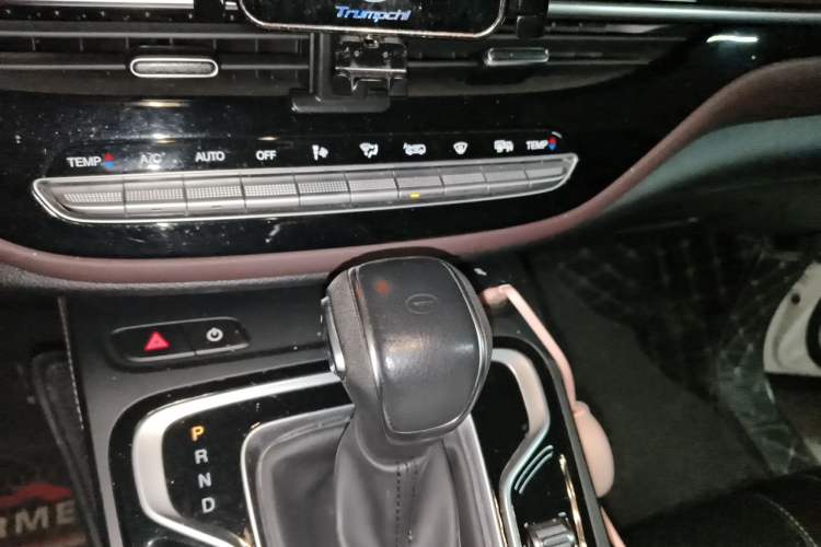 Used GAC Trumpchi M6 2021 PRO 270T DCT Luxury Edition Gear Lever