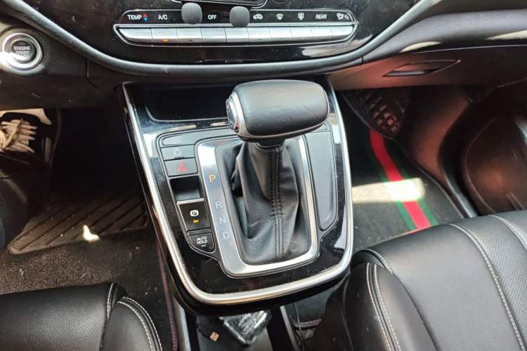 Used GAC Trumpchi M6 2021 270T DCT Luxury Edition (6 Seats) Gear Lever