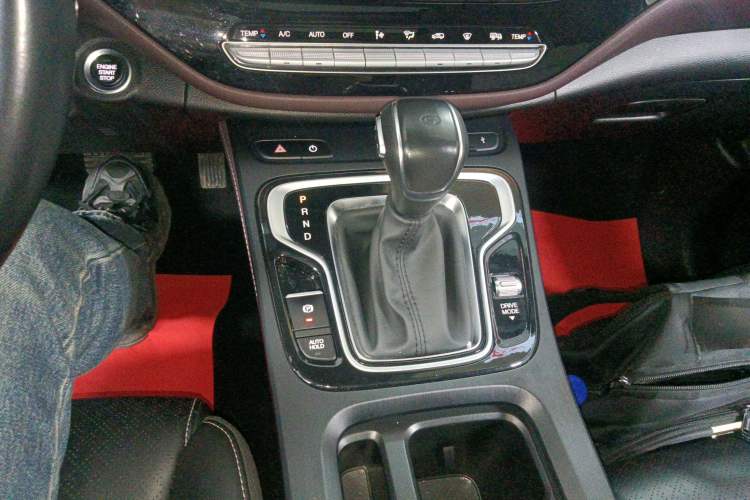 Used GAC Trumpchi M6 2021 PRO 270T DCT Luxury Edition Gear Lever