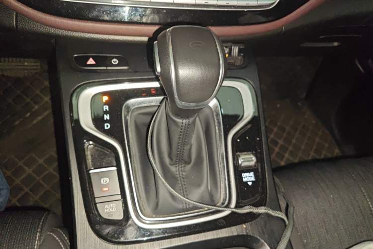 Used GAC Trumpchi M6 2021 PRO 270T DCT Elite Edition Gear Lever