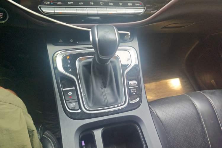 Used GAC Trumpchi M6 2021 PRO 270T DCT Luxury Edition Gear Lever