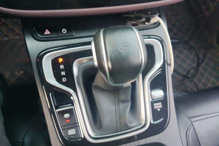 Used GAC Trumpchi M6 2021 PRO 270T Automatic Luxury Edition Gear Lever