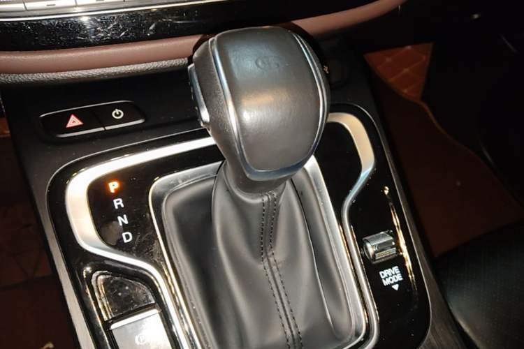 Used GAC Trumpchi M6 2021 PRO 270T DCT Luxury Edition Gear Lever