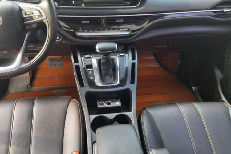 Used GAC Trumpchi M6 2021 270T DCT Luxury Edition (7-seater) Gear Lever