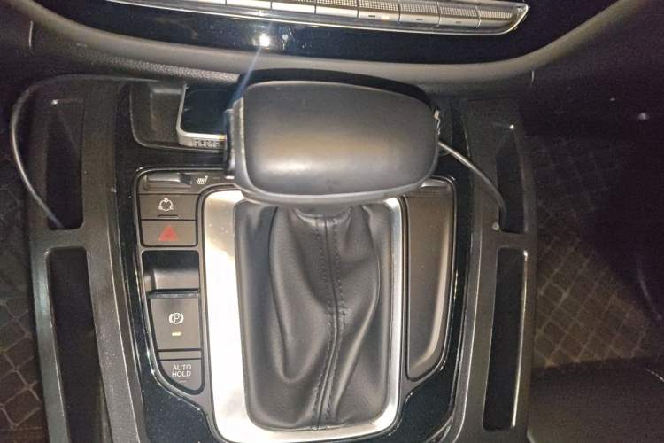 Used GAC Trumpchi M6 2021 270T DCT Luxury Edition (7-seater) Gear Lever