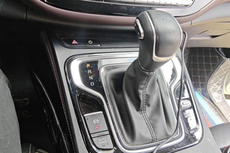 Used GAC Trumpchi M6 2021 270T DCT Luxury Edition (7 Seats) Gear Lever