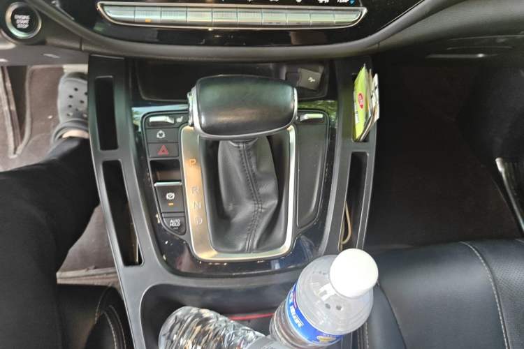 Used GAC Trumpchi M6 2021 270T DCT Luxury Edition (7-seater) Gear Lever