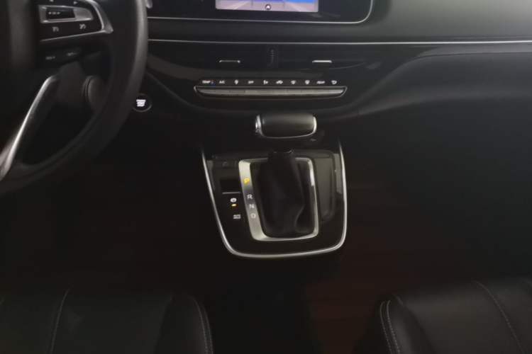 Used GAC Trumpchi M6 2021 270T DCT Luxury Edition (7 Seats) Gear Lever