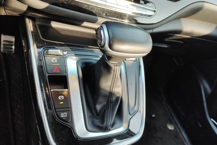 Used GAC Trumpchi M6 2021 270T DCT Luxury Edition (7-seater) Gear Lever