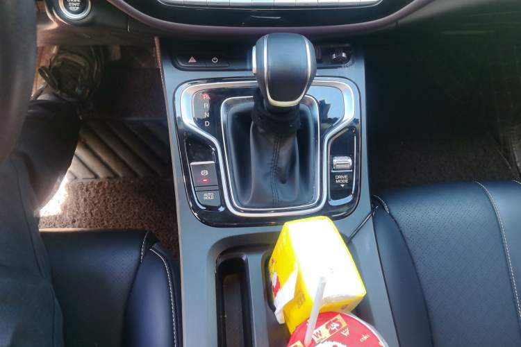 Used GAC Trumpchi M6 2021 PRO 270T DCT Luxury Edition Gear Lever