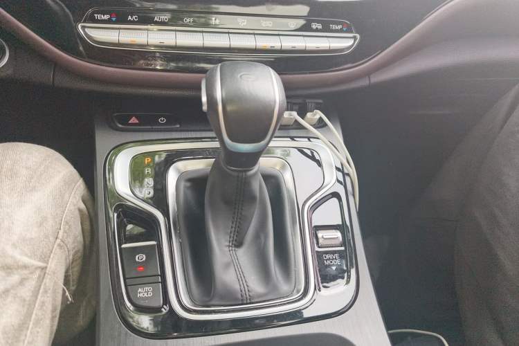 Used GAC Trumpchi M6 2021 PRO 270T DCT Luxury Edition Gear Lever